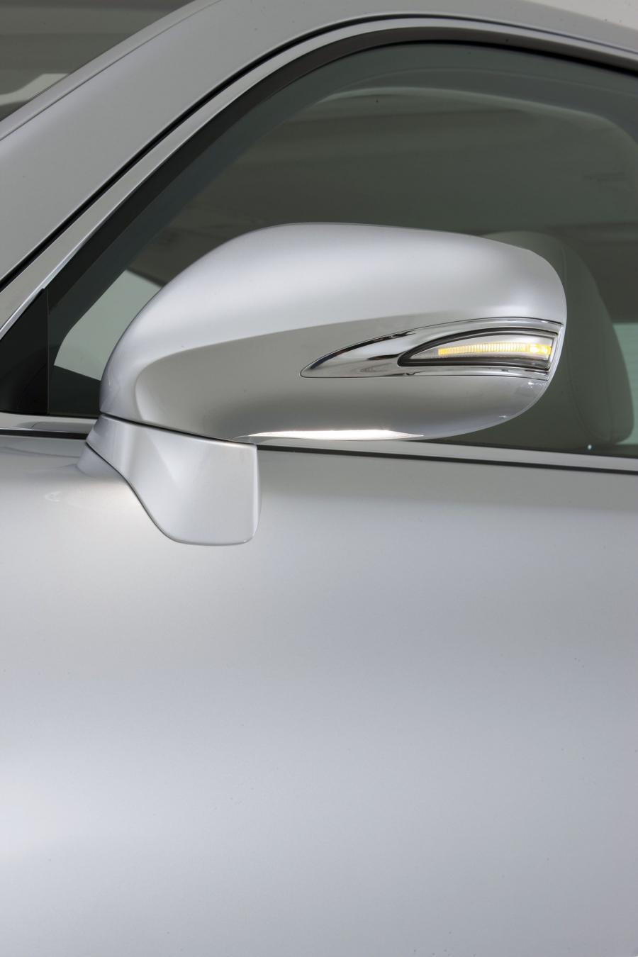  Lexus LS460L 2010 года  (фото 16 из 28)